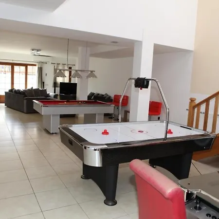 43 Sea Views, Pool,games,hot Tub, Office With Computer+ Wifi Villa