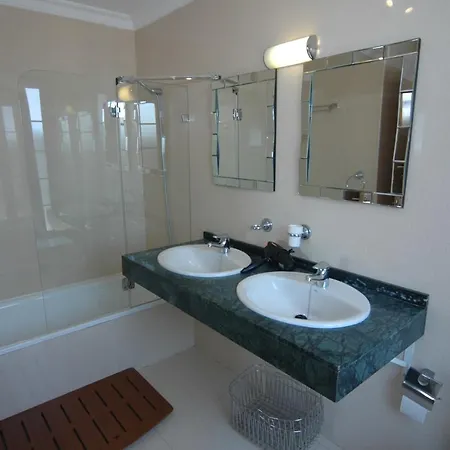 Villa 43 Sea Views, Pool,games,hot Tub, Office With Computer+ Wifi Playa Blanca