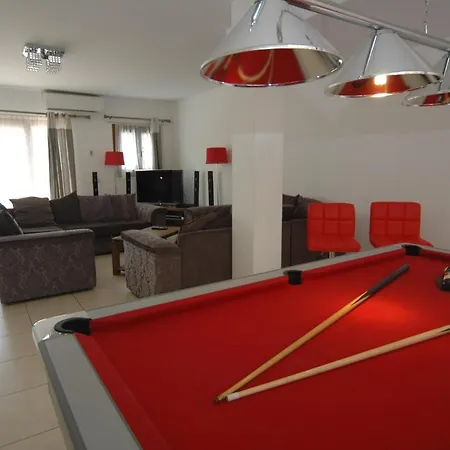 43 Sea Views, Pool,games,hot Tub, Office With Computer+ Wifi Villa Playa Blanca