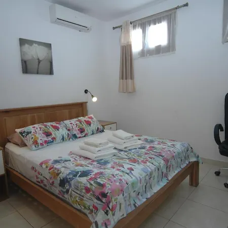 Villa 43 Sea Views, Pool,games,hot Tub, Office With Computer+ Wifi *